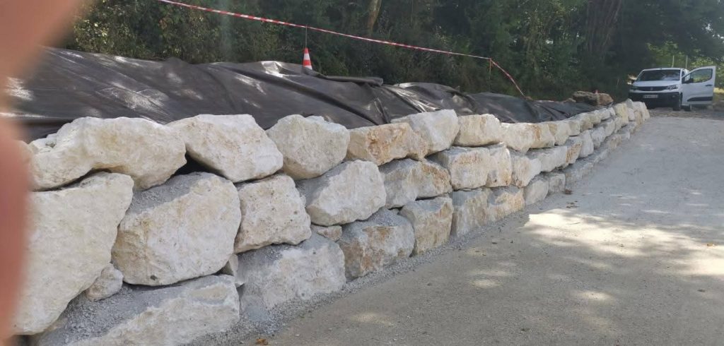 Mur en enrochement réalisé à Beaulieu-sur-Sonnette