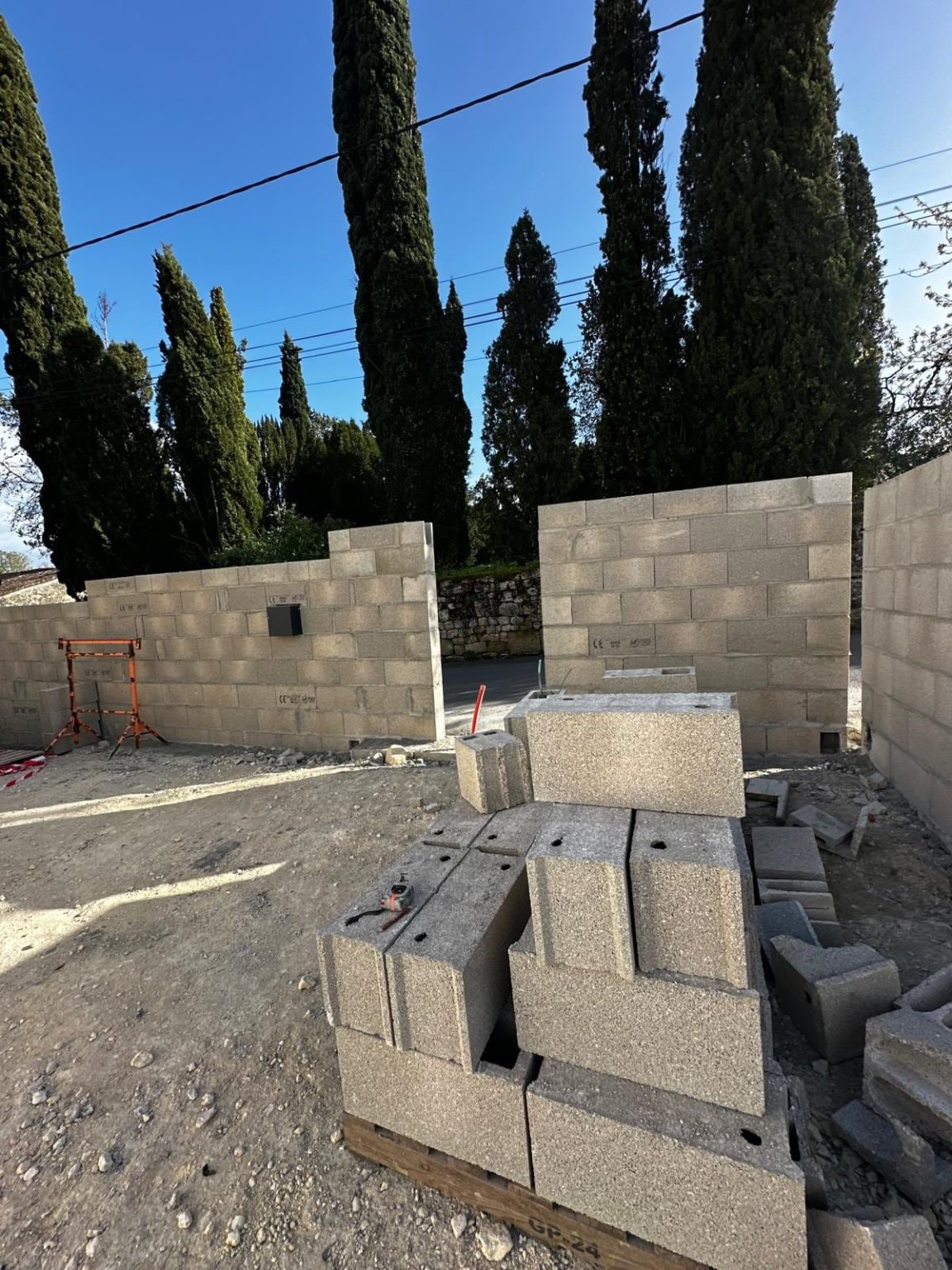 Élévation des murs en blocs béton, Nersac