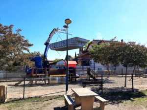 Étape 4 : grutage de la piscine coque