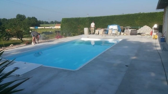Piscine en cours de finition, Mansle