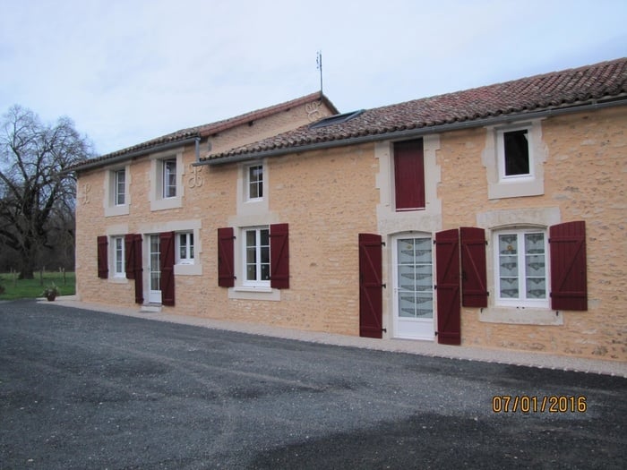 Article : Ravalement de façade et piscine à Mansle