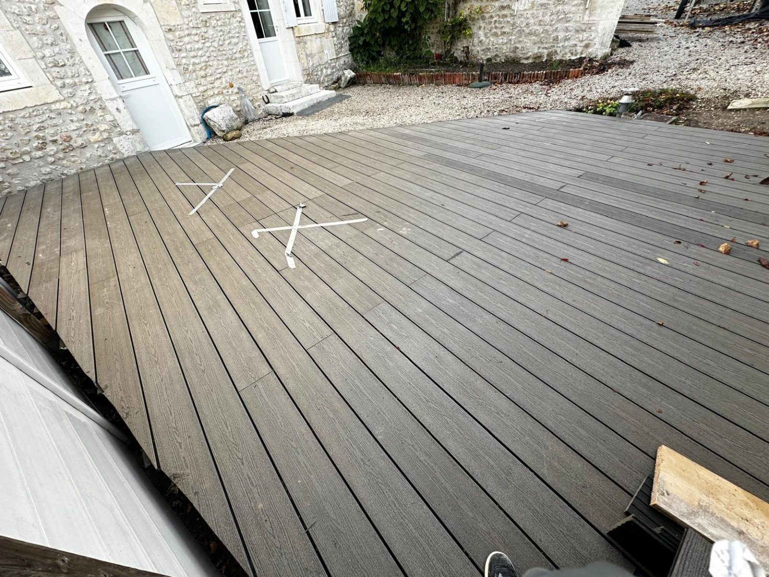 Terrasse composite terminée, Blanzac-Porcheresse