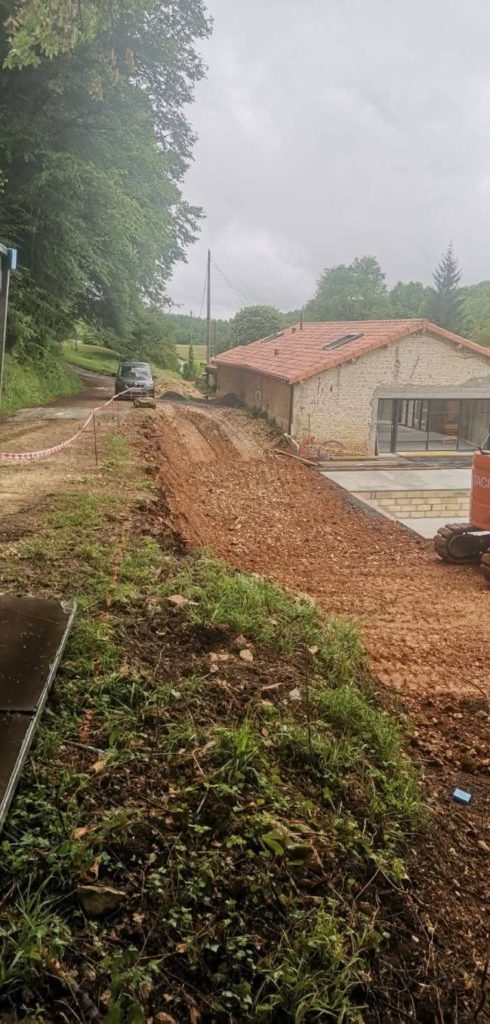 Décaissement du terrain pour l’allée, Beaulieu-sur-Sonnette